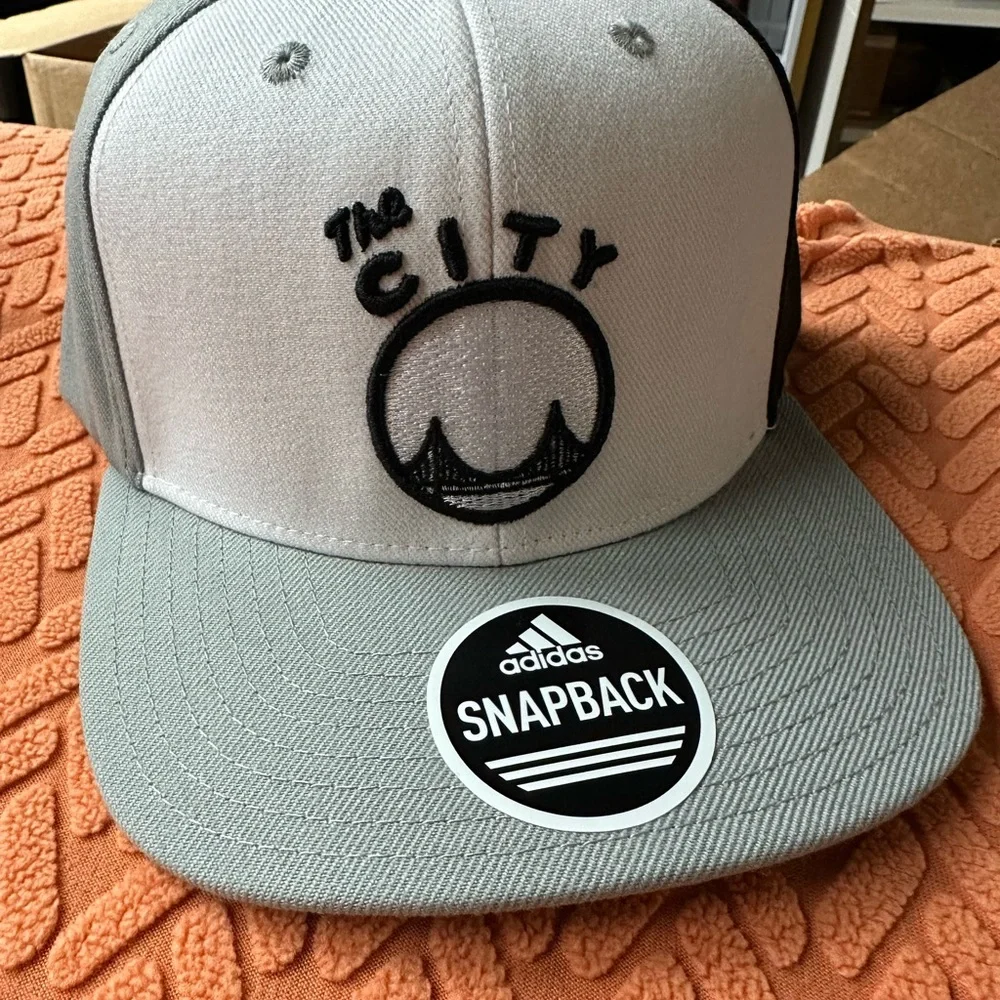 Golden State Warriors “The City” SnapBack Hat w tags